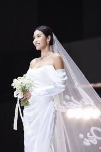 Hoa cưới sao trắng Minh Tú