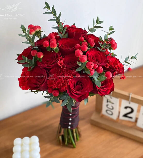 Bó hoa cưới hồng đỏ