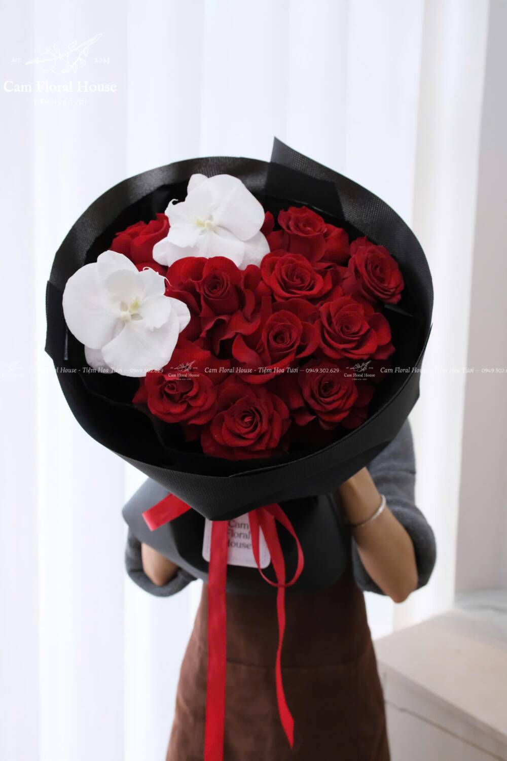 Bó hoa tươi gần Pizza 4P Âu Cơ Hà Nội Bó hoa tươi gần Pizza 4P Âu Cơ Hà Nội